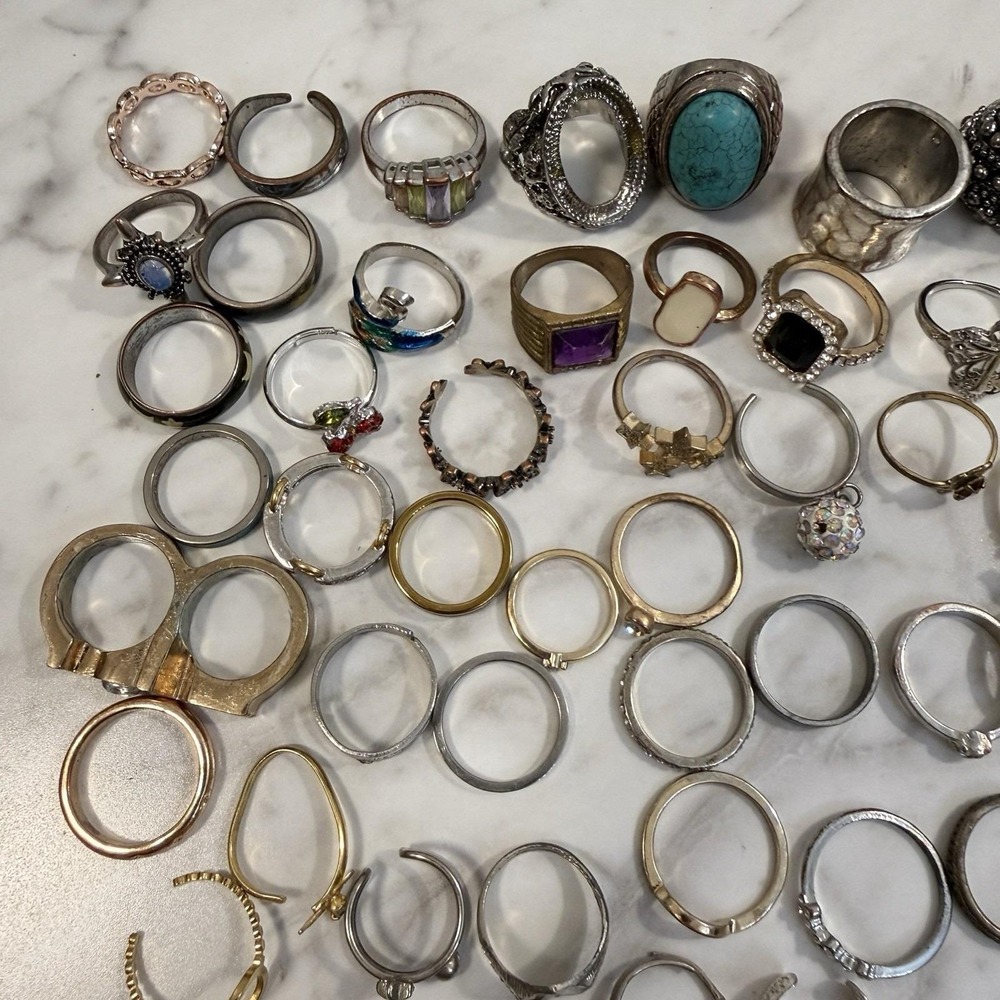73pc Bulk Fashion Rings Rhinestone Metal Craft Junk Ring Lot Costume 9 oz - Picture 3 of 5